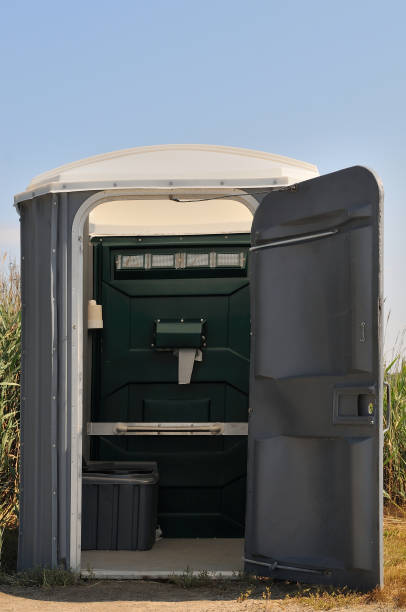 Best Portable toilet rental cost  in Iola, KS